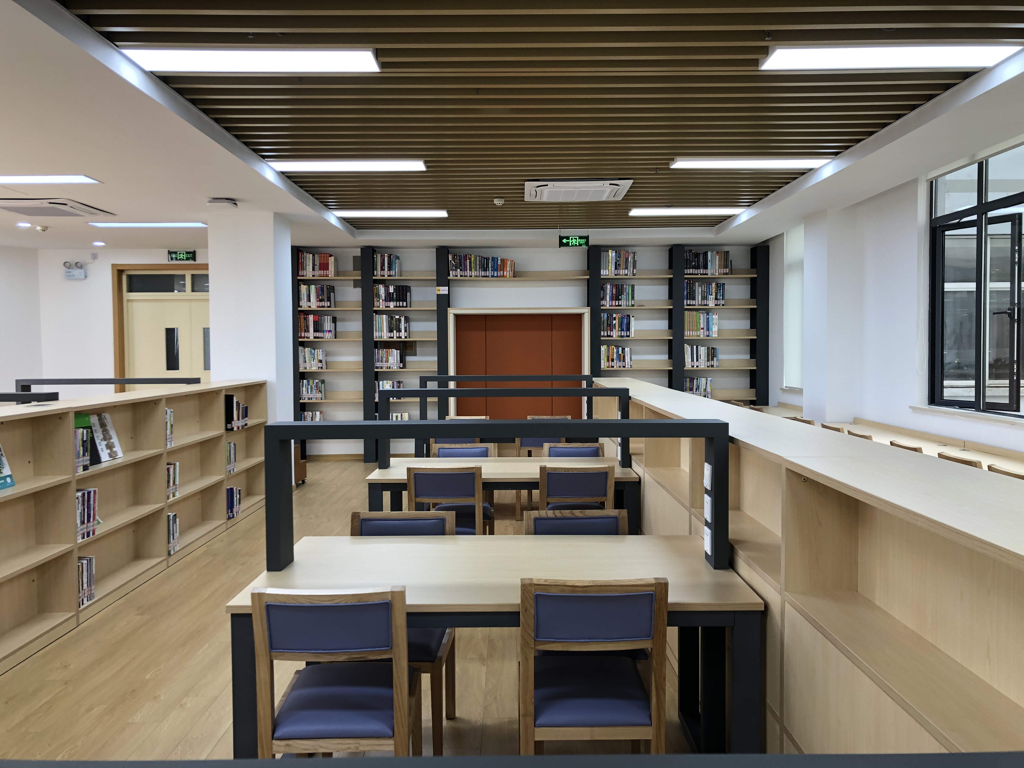 360个人图书馆阅览室图片
